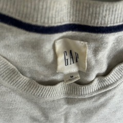 GAP薄手ニットの画像
