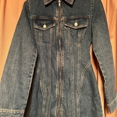 ZARA ジーンズジャケットの画像