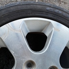 スズキ純正ホイール　　　　バリ山タイヤ付き
の画像