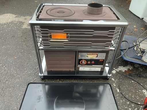 サンポット 煙突式 中央設置型ストーブ KSH-10KT6 木造19畳 コンクリート30畳  16年製　動作点検済み