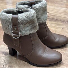 NUOVO（ヌオーヴォ）　ファーブーツ　おしゃれ　かわいいの画像