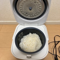 炊飯器の画像