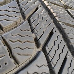 スタッドレスタイヤ　志木周辺で受け取れる方に差し上げます。の画像