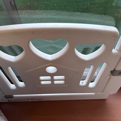 ベビーサークルの画像