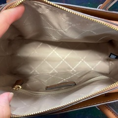 マイケル・コース　マーサー ベルテッド ミディアム サッチェル（バニラ/エイコーンのシグネチャーキャンバスとレザー製）の画像