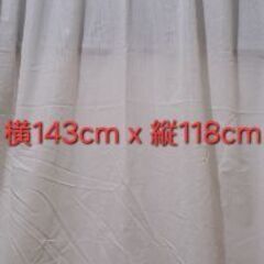 遮光カーテン（黒）２組、レースカーテン１組の画像