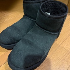 UGG  ムートンブーツの画像