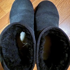 UGG  ムートンブーツの画像