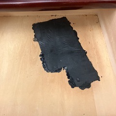 K2511-402 カリモク RUSTIC カップボード ライティング収納 棚板用金具欠損 キズ汚れ有り 上下分割不可の画像