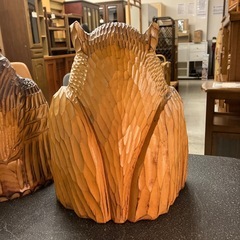 K2511-404 木彫りのフクロウ 置物 オブジェ インテリア 縁起物 全長約35cm キズ汚れ有り の画像