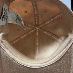 adidasキャップの画像