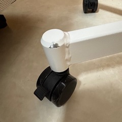 ガス圧式ネイルサイドテーブル（キャスター付）ホワイト  の画像