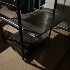 美品✨スチール製の棚の画像