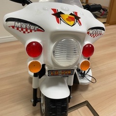 白バイ　乗り物の画像