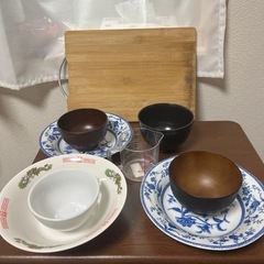 <お譲りします>調理器具・皿・フライパン・ジョッキ等セットの画像