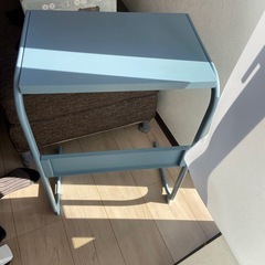 ‼️値段交渉応じます‼️サイドテーブル水色の画像