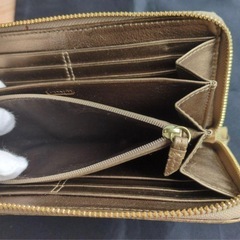 コーチ ラウンドファスナーの画像