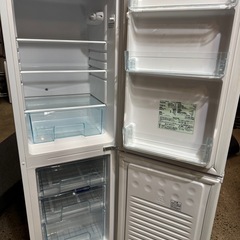 【スリムで使いやすい冷蔵庫 アイリスオーヤマ 162L 2021年製 AF162-W】の画像