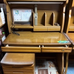 学習机＋椅子　サンドバッグスタンドの画像