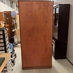 K2511-405 カリモク RUSTIC カップボード ガラスキャビネット 棚板用金具欠損 キズ汚れ有りの画像