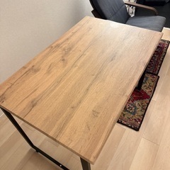ダイニングテーブルの画像