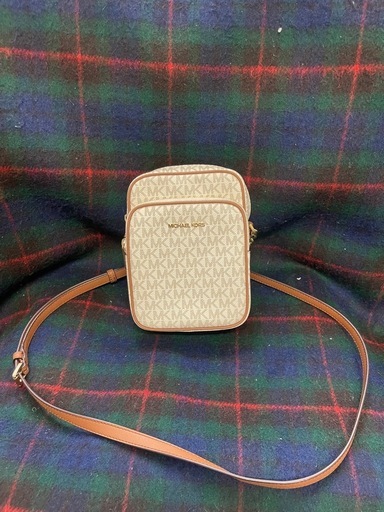 MICHAEL Michael Kors（マイケル・マイケル・コース）ジェットセットトラベル ミディアム ロゴ クロスボディバッグ