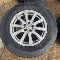 SUV系用 215/70R16スタッドレスタイヤ アルミ付き4本セット 冬用の画像