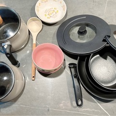 【決定】約半分が新品！食器とフライパンなどの画像