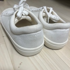 GU ほわいとすにーかホワイトスニーカーの画像