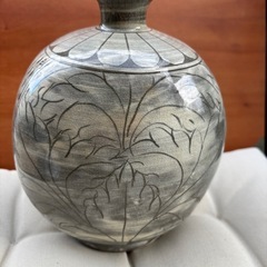 骨董品の花瓶の画像