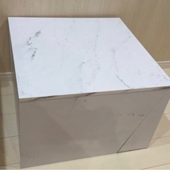 ロウヤ　テーブルの画像