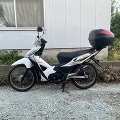 WAVE125X リアボックス付きの画像