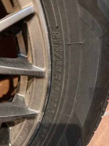 215/65R16 スタッドレスタイヤ深溝　4本セットアルミ付き　アルファード30、ヴォクシー、ノア