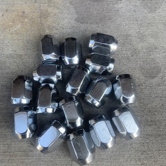 アルミホイル付スタッドレスタイヤの画像