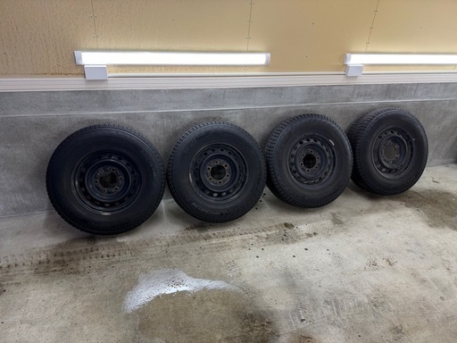 ハイエース冬タイヤ4本セット