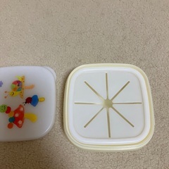 おやつ用タッパーの画像