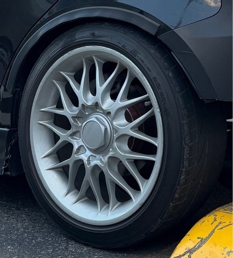 17インチ ゲバルトメッシュ？ 国産 ホイール8j