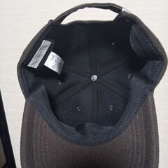 新品未使用フェルト地のキャップの画像