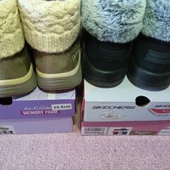 スケッチャーズスリップインズ他、メンズ２足・レディース５足計７足の画像