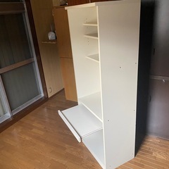 スライドレール付き収納棚の画像