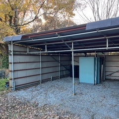激安 車庫 駐車場 ガレージ 物置 単管パイプ 古屋 作業場 割安 解体済み 配送可能の画像