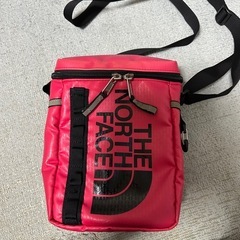♦️再投稿♦️ザ　ノースフェイス　ヒューズボックスポーチ　レッド　値下げ不可の画像