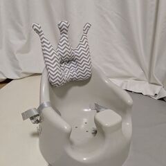 ベビーチェア クッション テーブル付き Hugmuuの画像