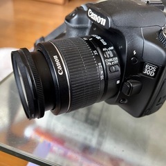 EOS30D  EFS18-55mmレンズ、バッテリー充電器付きの画像