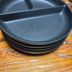 仕切り付きプレート　四枚の画像