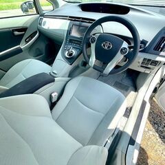 【自社ローン＆リース】は岩手沿岸も対応！😉保証人がいなくても、ブラックでも、働き始めでも『乗れます』💕幅広いご事情に対応します🥰＜月々格安＞車検2年付き！トヨタ　プリウス　S　経済的です　夏冬タイヤあります♪の画像