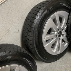新型シエンタなどに　プリウス純正アルミホイール&185/65R15スタッドレスタイヤセット！の画像