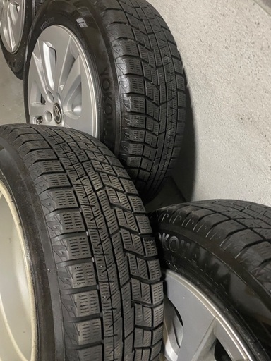 新型シエンタなどにプリウス純正アルミホイール&185/65R15スタッドレス