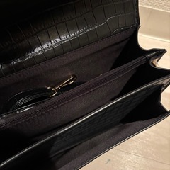 美品 タグ付き ショルダーバッグ クロコダイル柄 4ポケットの画像