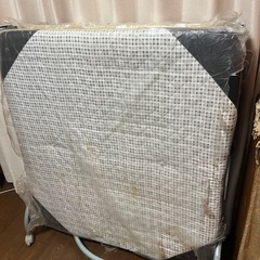 折り畳みベッドの画像